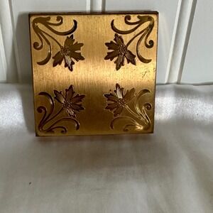 Elgin American Powder Compact Womens Gold Tone Good Etched Floral Vintage USA